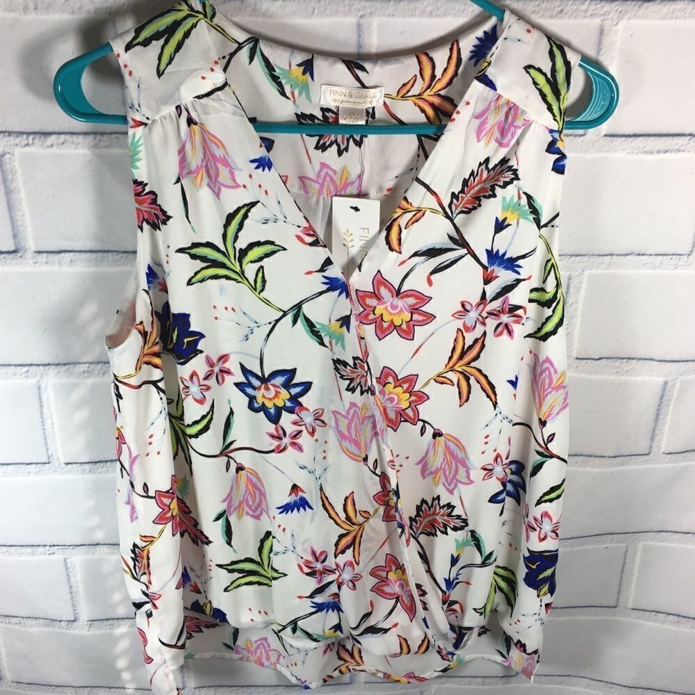 Finn & Grace Women's White Blue Pink Floral Size M
